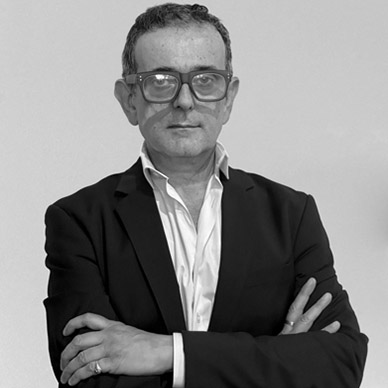 Dr. Robert Apardian Manougian
